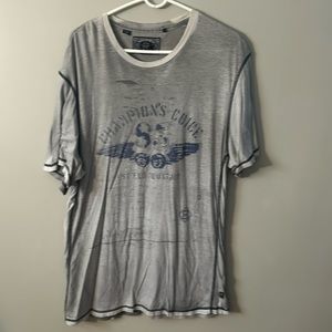 Like new men’s buffalo T-shirt